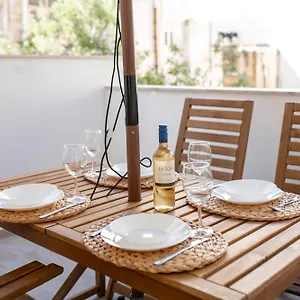 Brand New 2 Bed 2 Bath In By The Sea Apartament