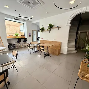  Hostal 94